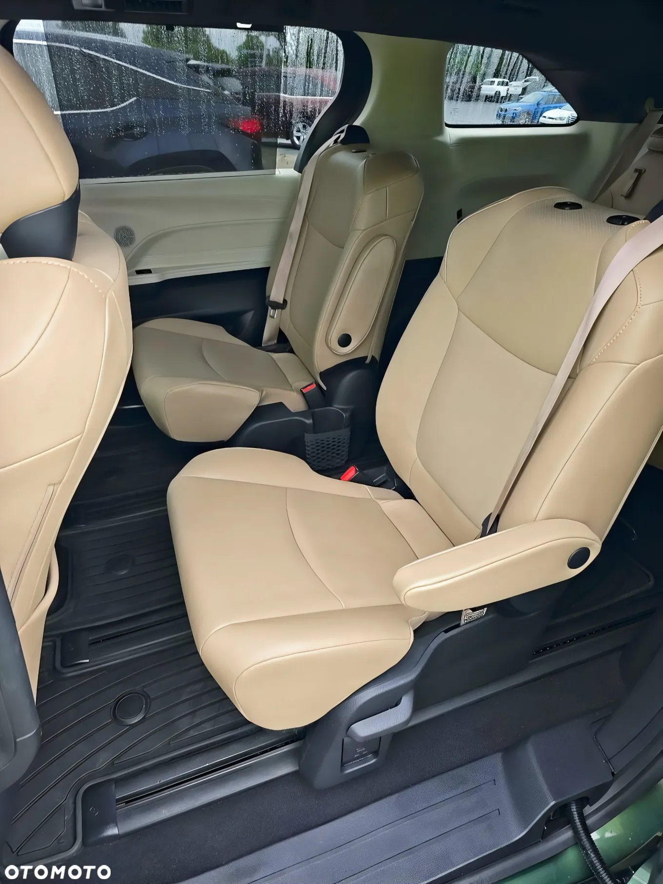 Toyota Sienna 2.7 - 6