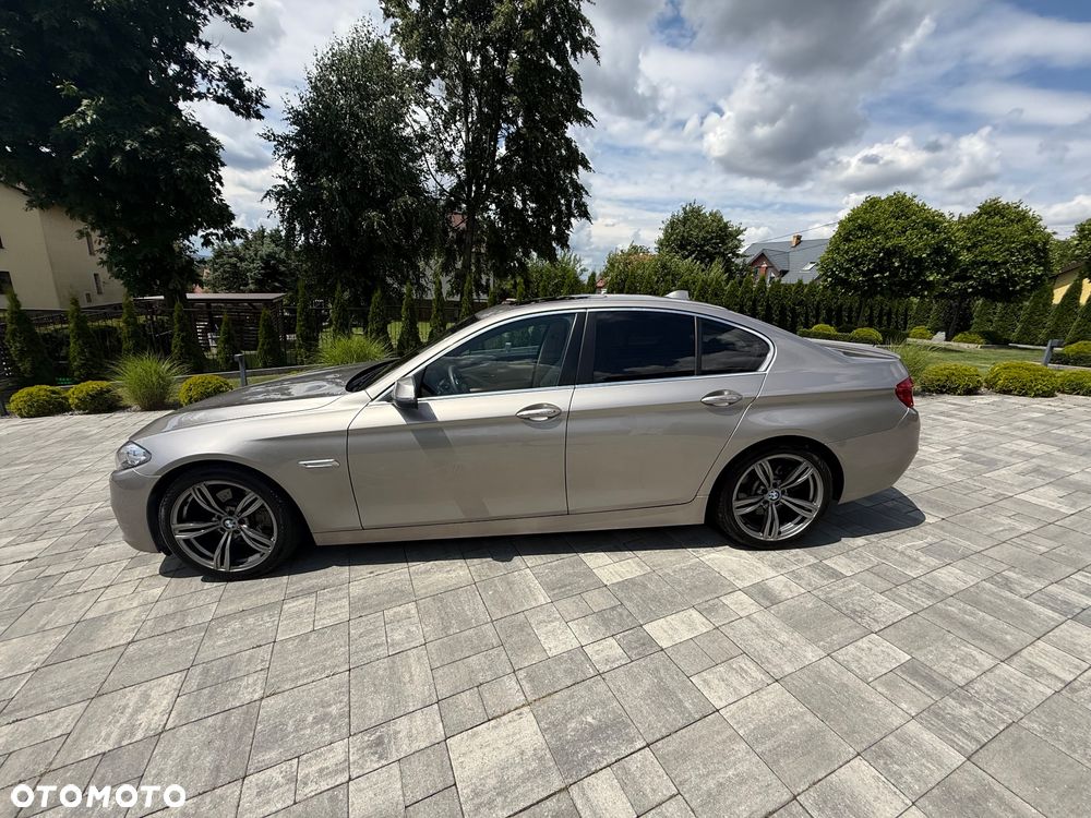 BMW Seria 5 528i xDrive Sport-Aut Luxury Line - 8