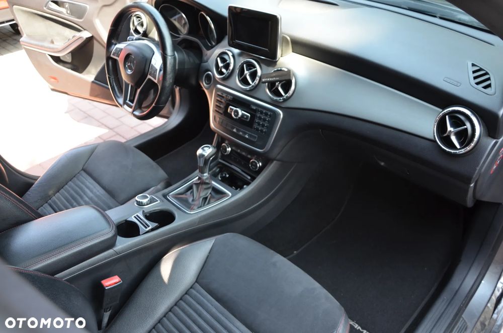 Mercedes-Benz CLA 200 CDI AMG Line - 13