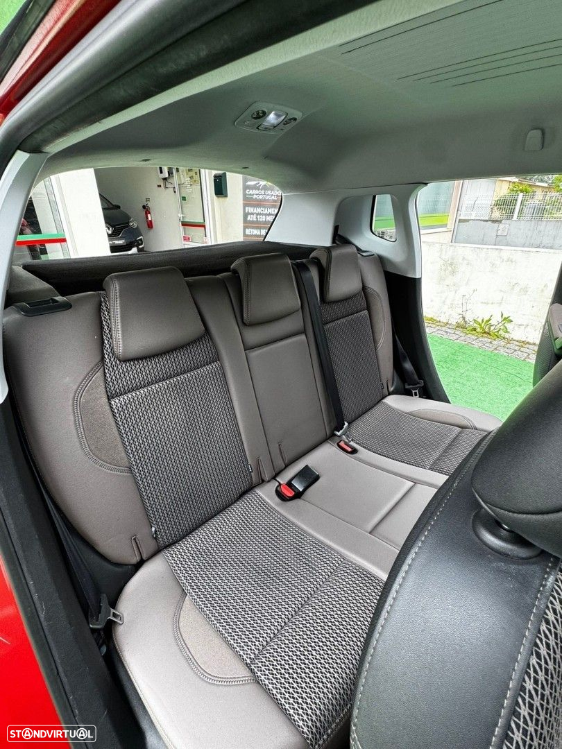 Peugeot 2008 1.2 PureTech Allure - 17