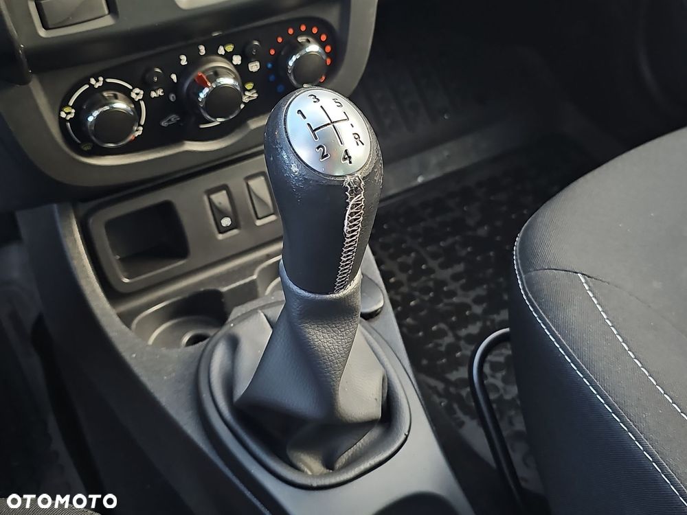 Dacia Duster 1.6 SCe Laureate S&S - 18