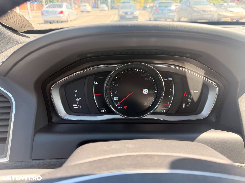 Volvo XC 60 D5 AWD Geartronic Summum - 6
