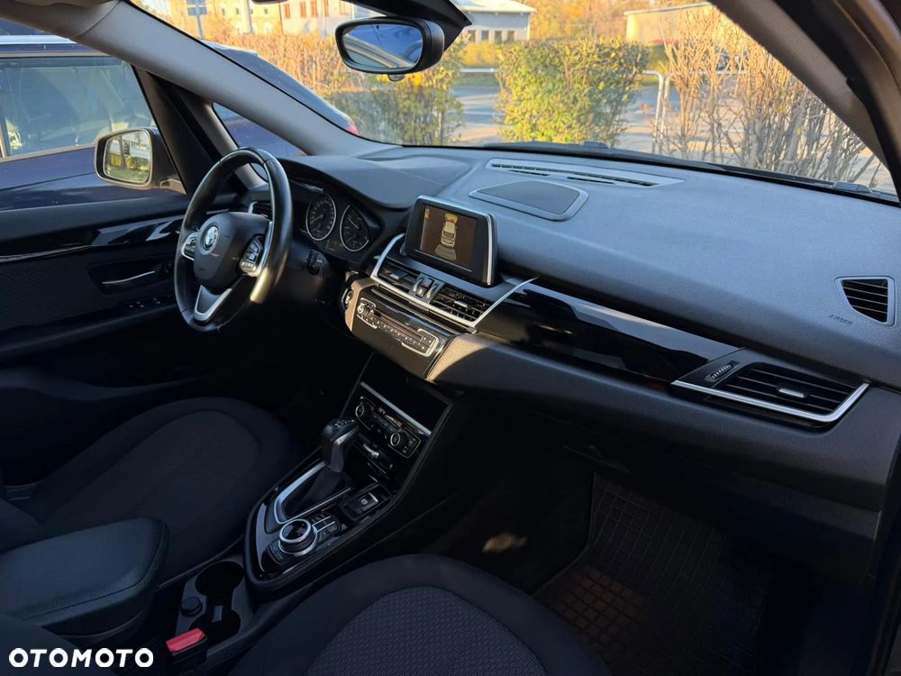BMW Seria 2 220d Active Tourer xDrive Sport-Aut Sport Line - 29