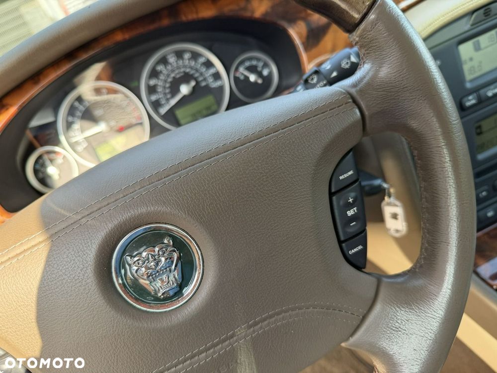 Jaguar S-Type - 19