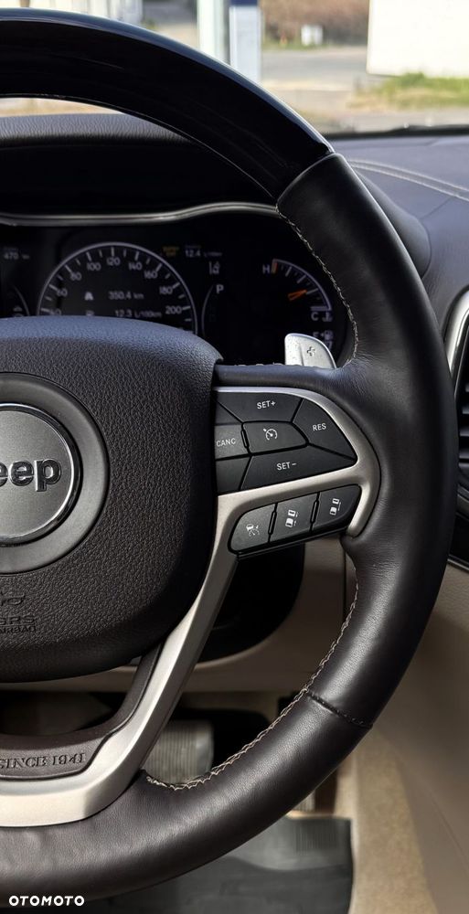 Jeep Grand Cherokee - 14