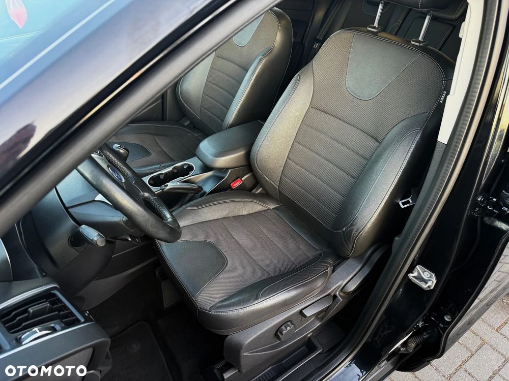 Ford Kuga 2.0 TDCi 2x4 Titanium - 8