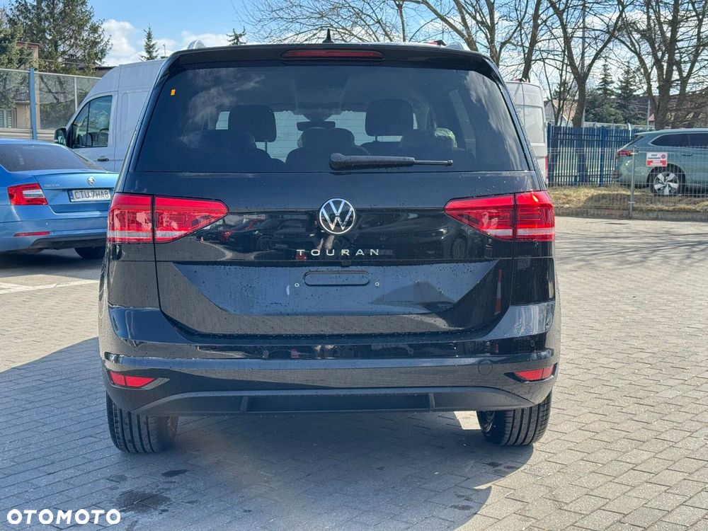 Volkswagen Touran - 14