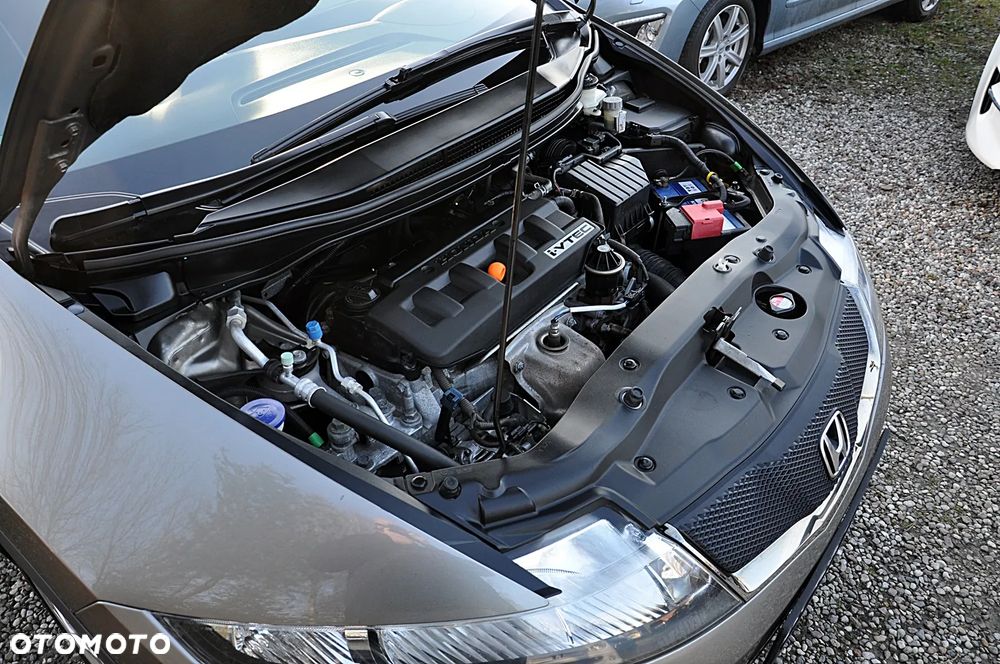 Honda Civic 1.8 Executive - 27