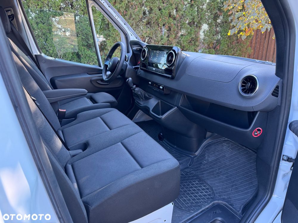 Mercedes-Benz SPRINTER - 31