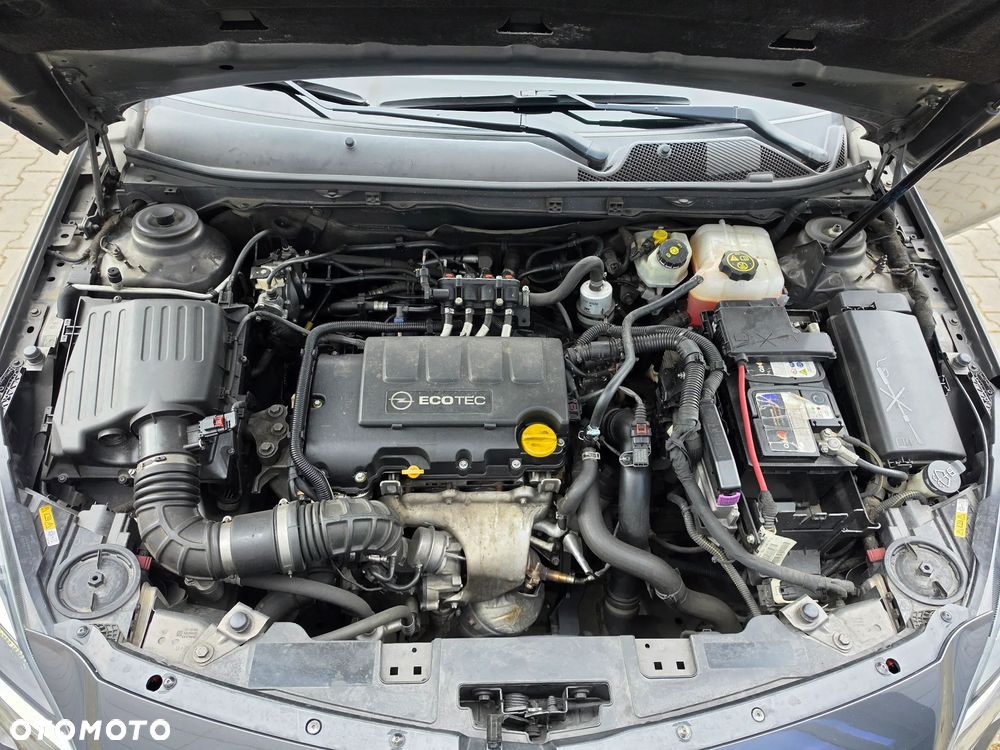 Opel Insignia 1.4 T Cosmo S&S - 32