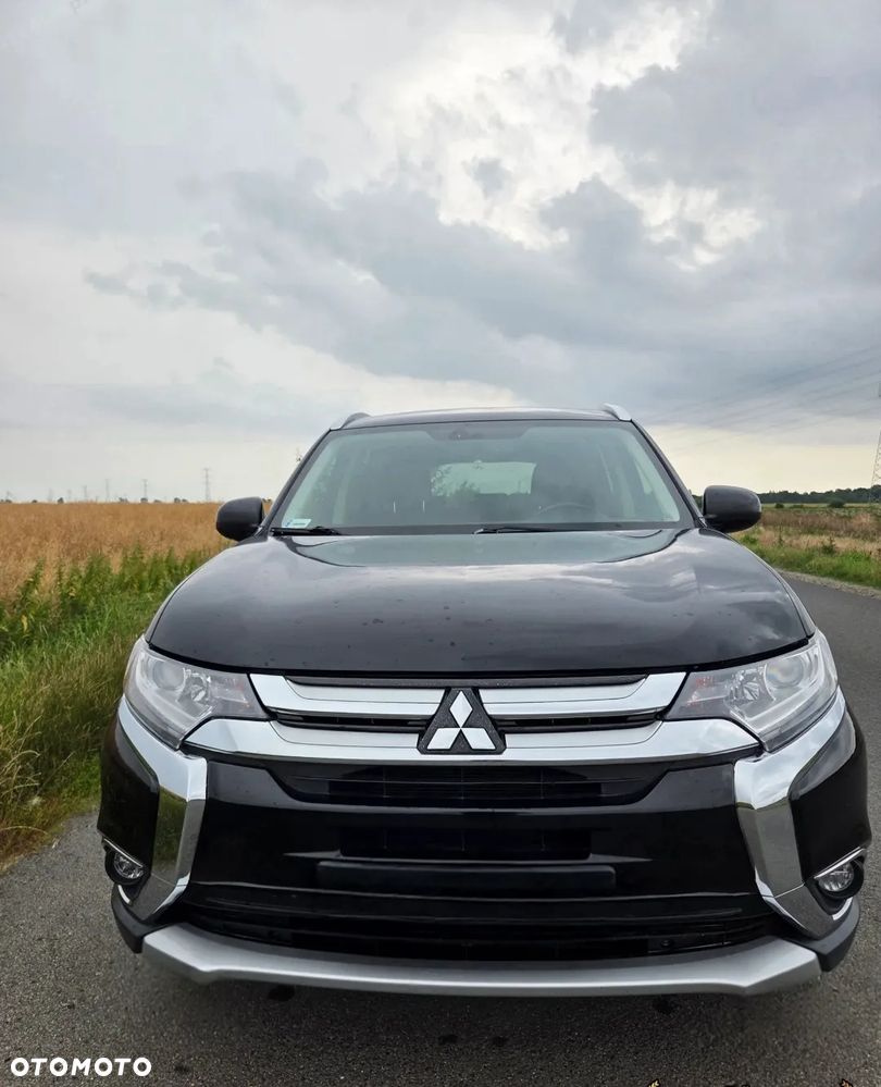 Mitsubishi Outlander - 2
