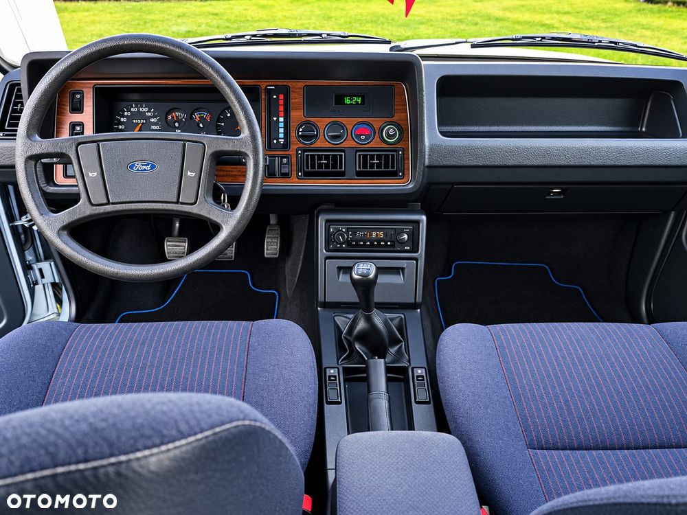 Ford Granada 1983 photo 2