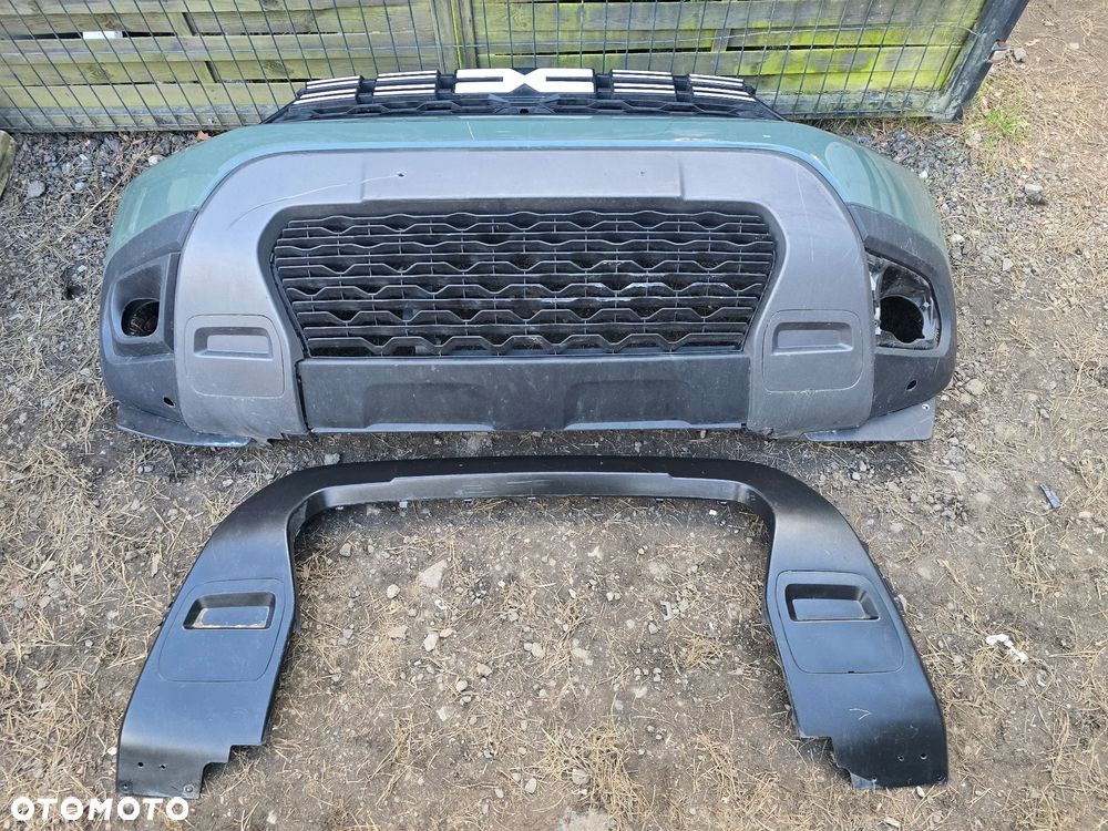 Dacia duster III lift zderzak przód ładny oryginał - 1