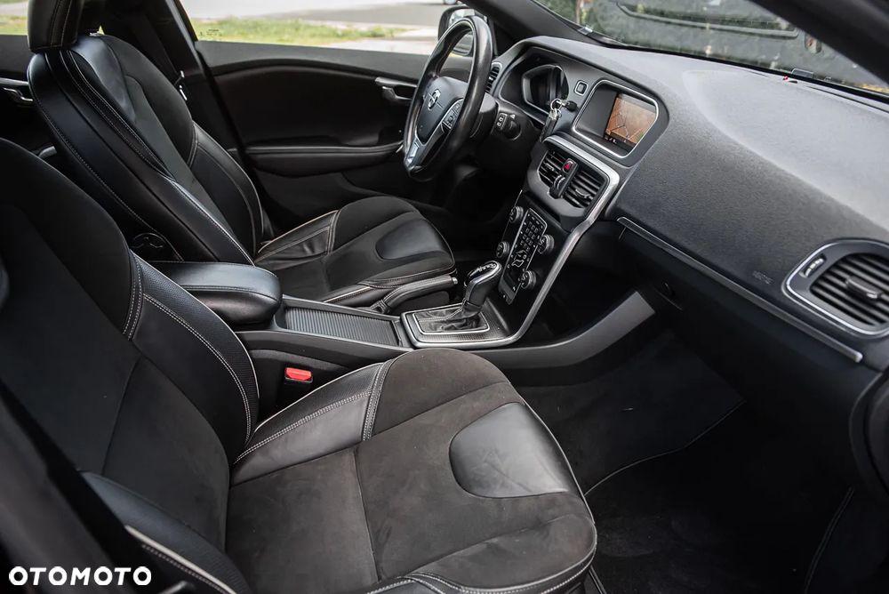 Volvo V40 D3 Geartronic RDesign - 30