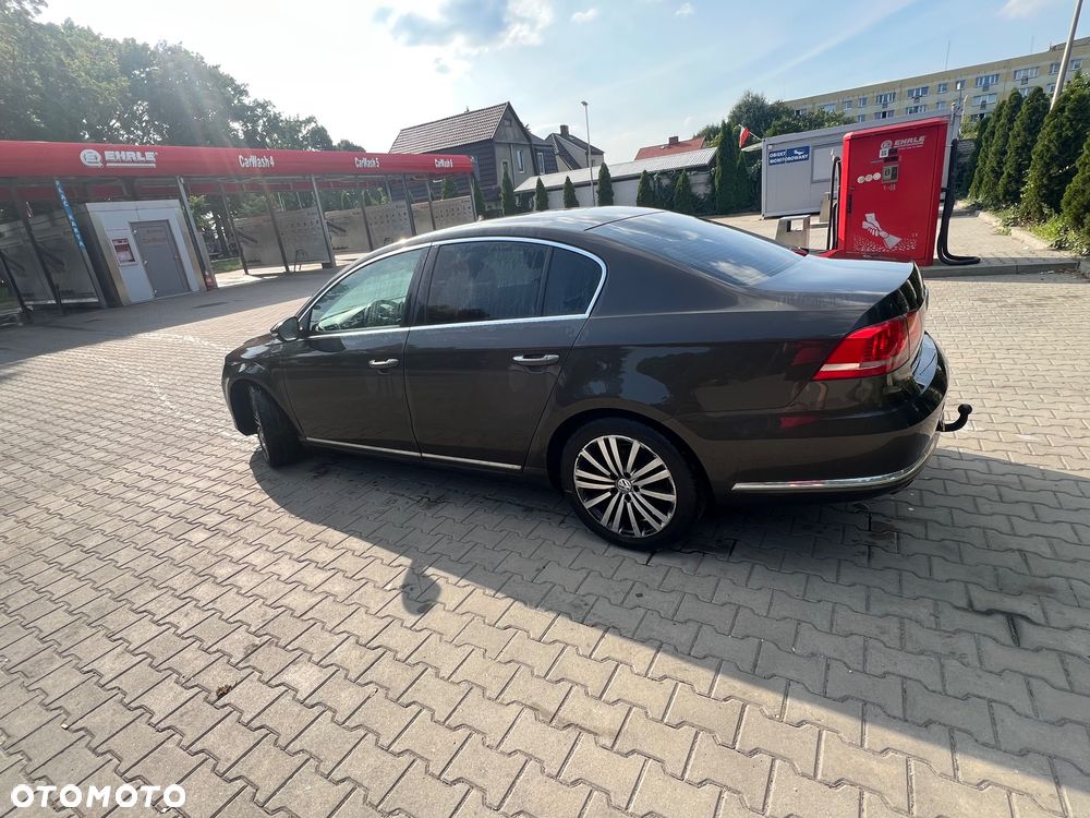 Volkswagen Passat 2.0 TDI Comfortline - 5