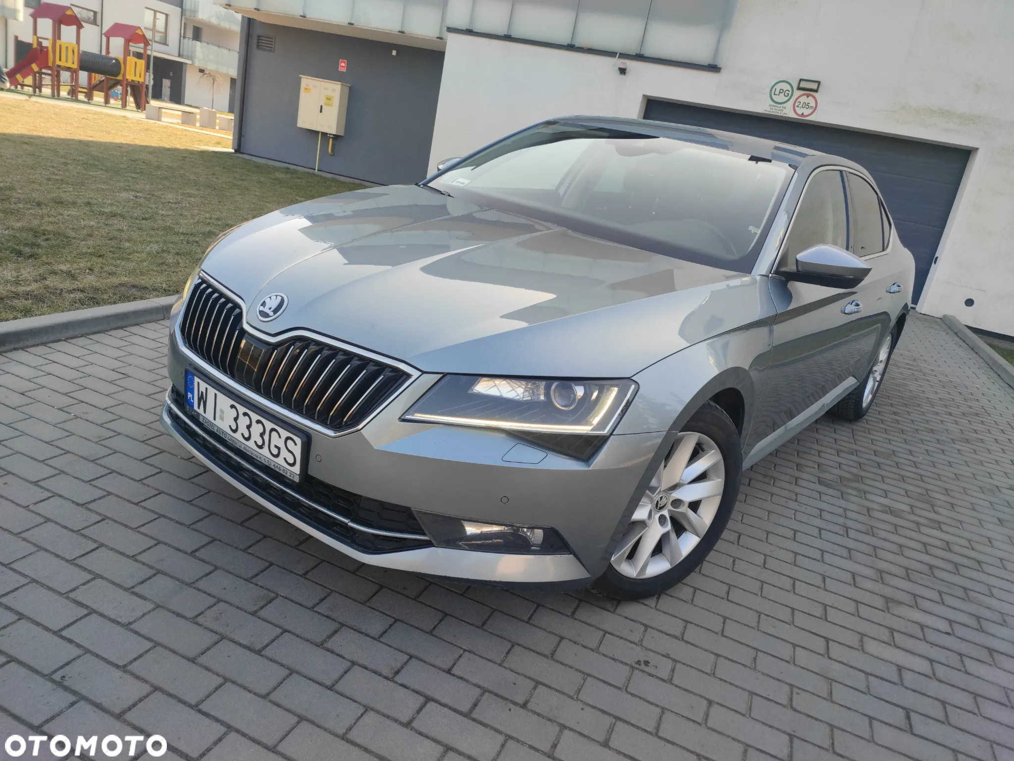 Skoda Superb 1.8 TSI Ambition DSG - 4