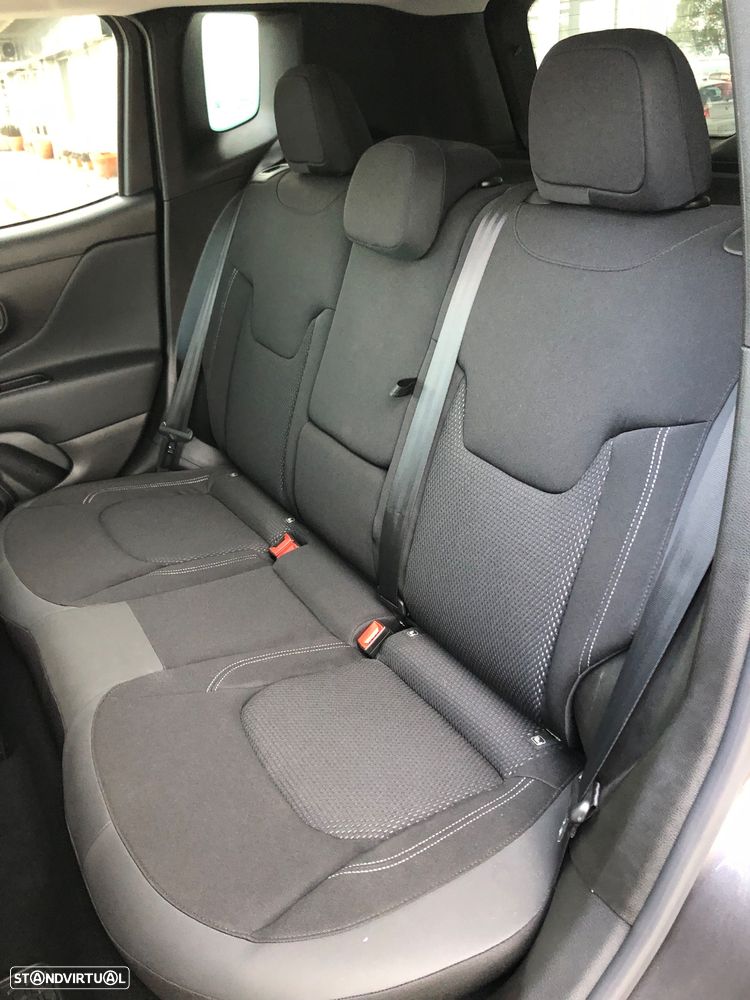 Jeep Renegade 1.3 T Limited DCT - 28