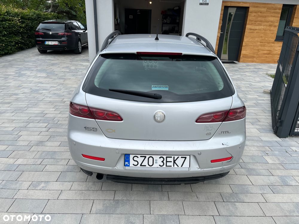 Alfa Romeo 159 2008 photo 5