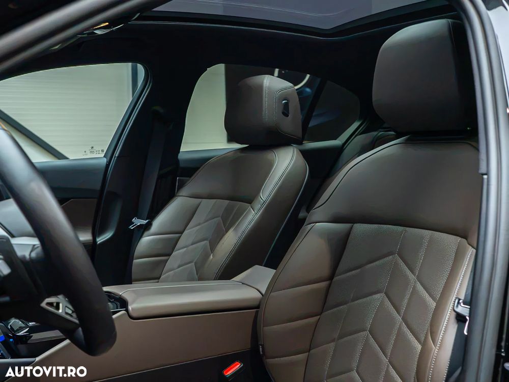 BMW Seria 5 520i Aut. - 28