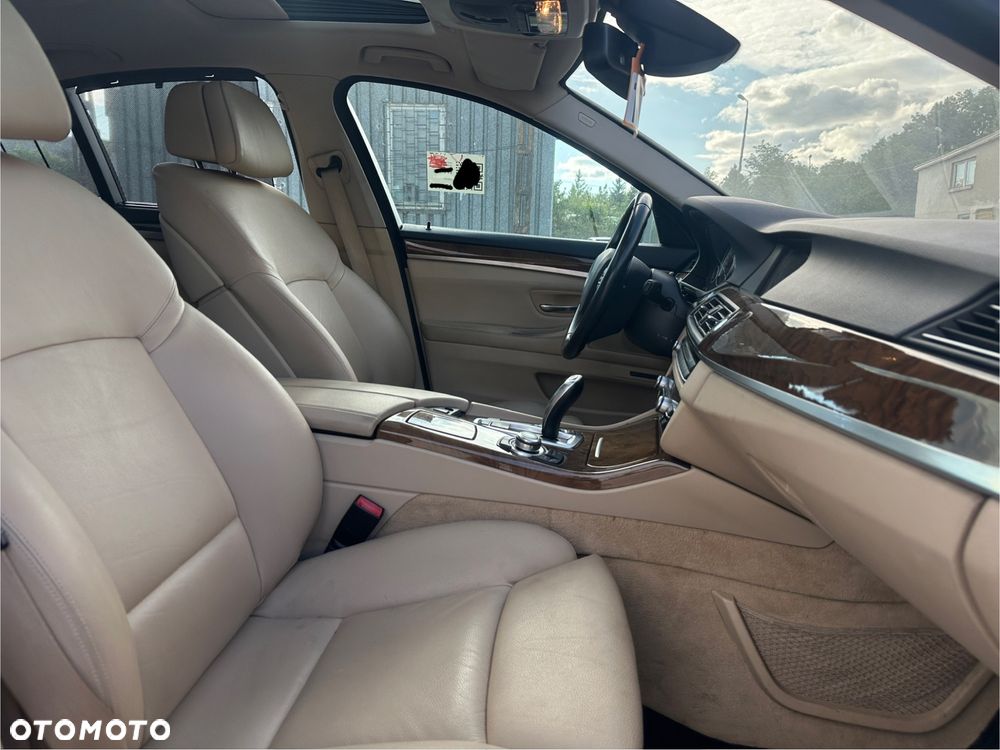 BMW Seria 5 528i - 15