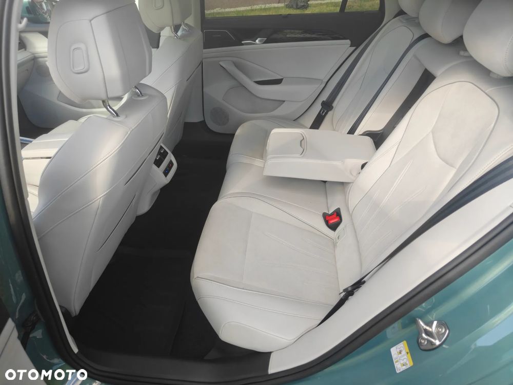 Volkswagen Passat - 10