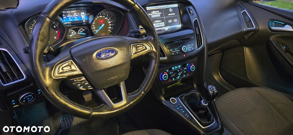 Ford Focus 1.0 EcoBoost Titanium - 3