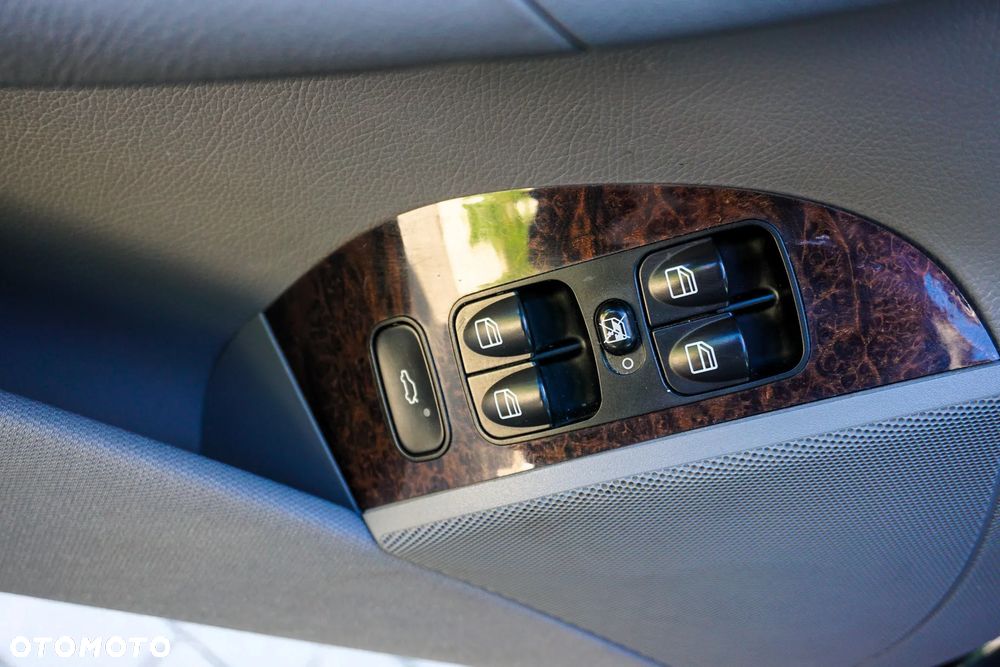 Mercedes-Benz CLK - 23