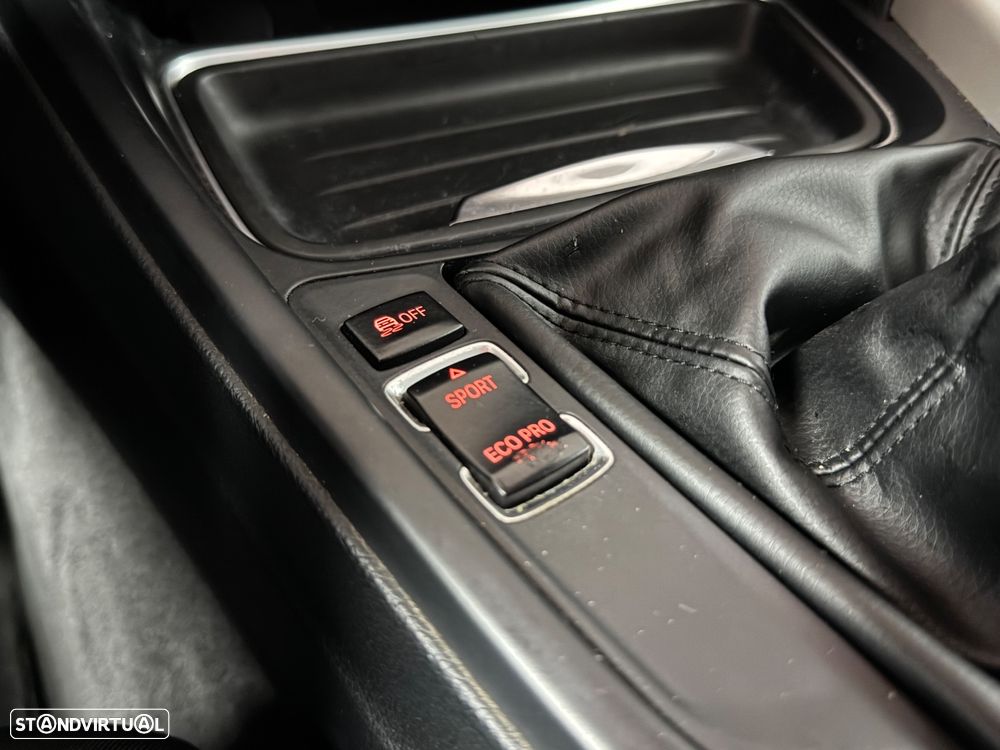 BMW 318 d Line Sport - 29