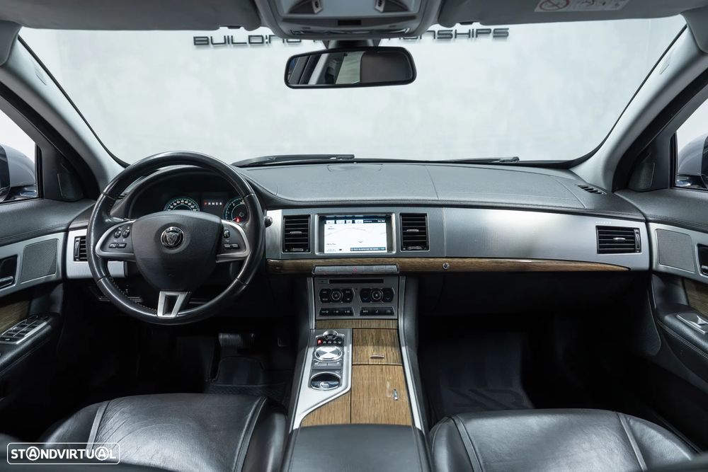 Jaguar XF 2.2 D Premium Luxury - 15