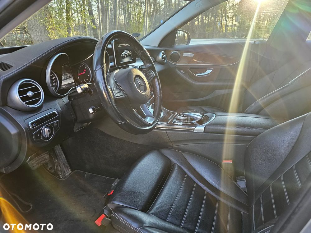 Mercedes-Benz Klasa C 180 7G-TRONIC - 23