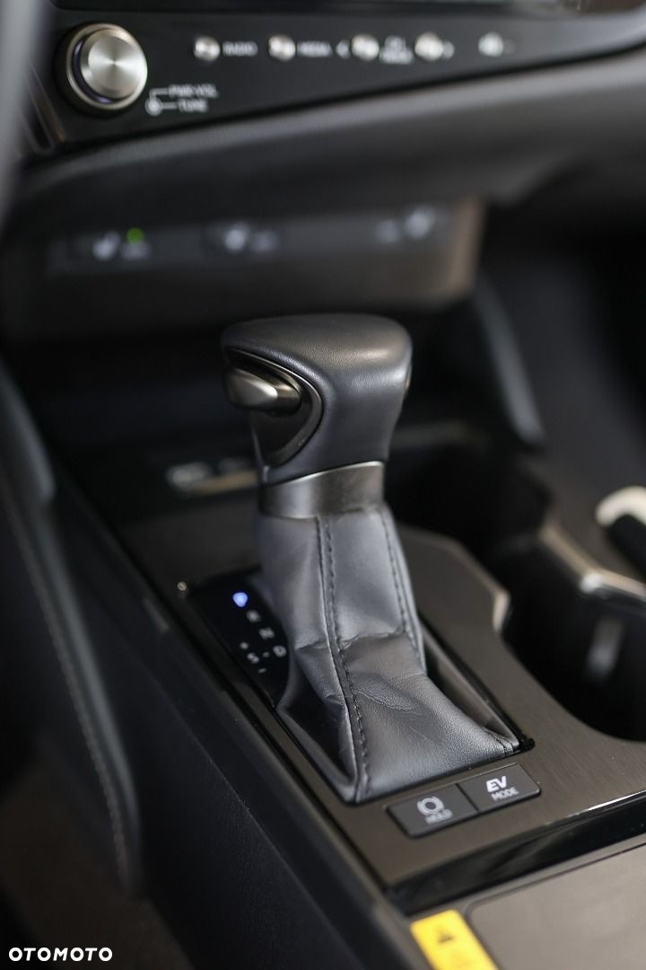 Lexus ES - 22
