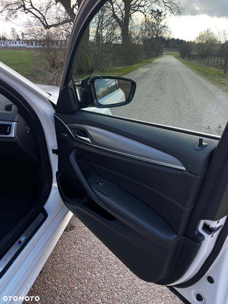 BMW Seria 5 520d M Sport Edition - 10