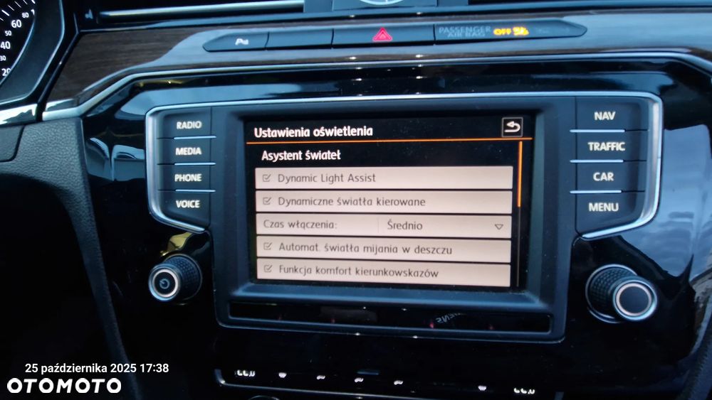 Volkswagen Passat - 21