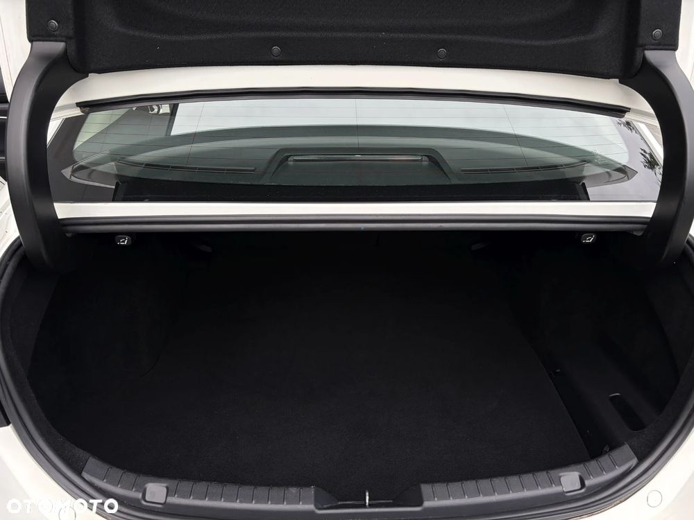 Mazda 3 SKYACTIV-G 2.0 M-Hybrid DRIVE - 34