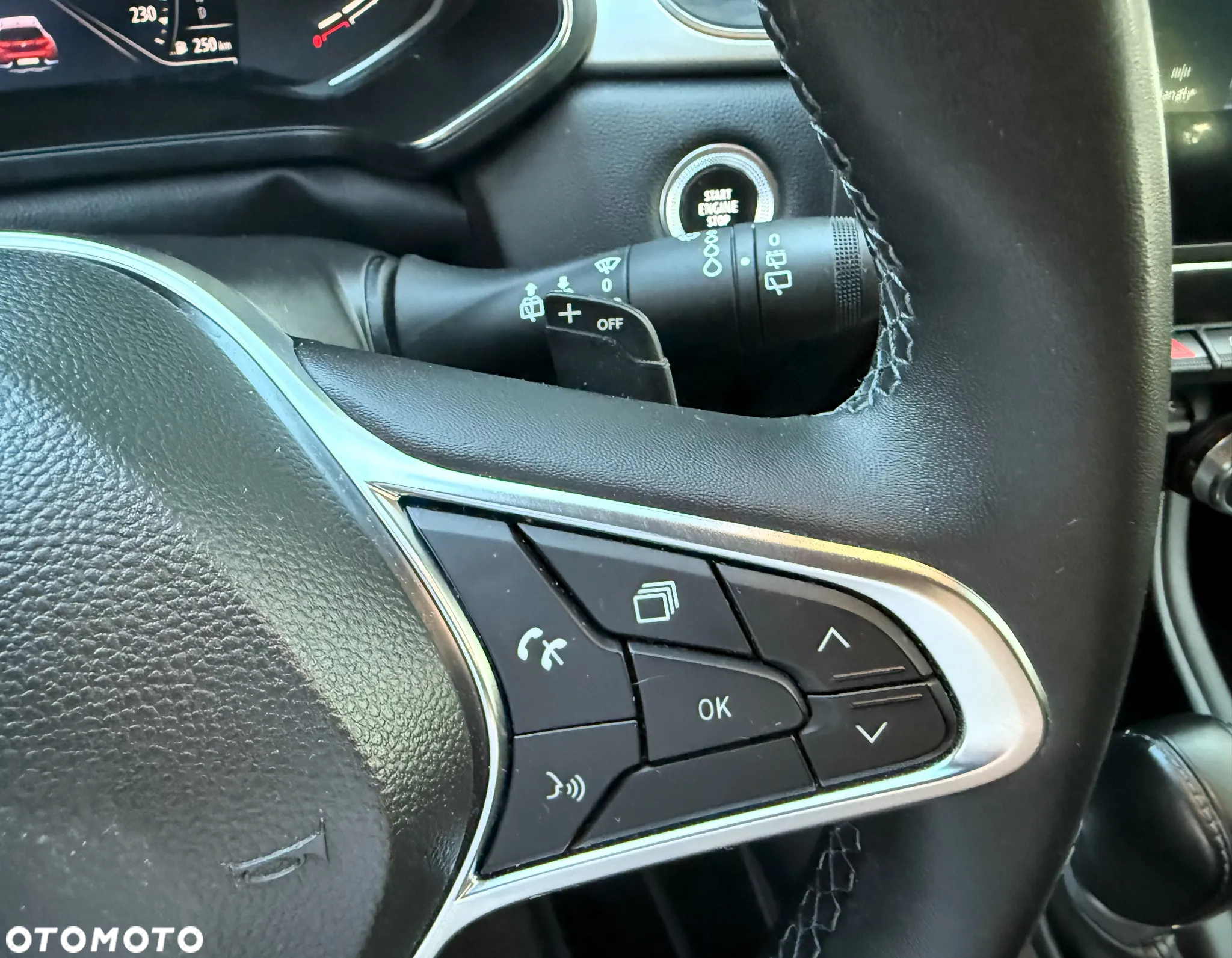 Renault Captur - 32