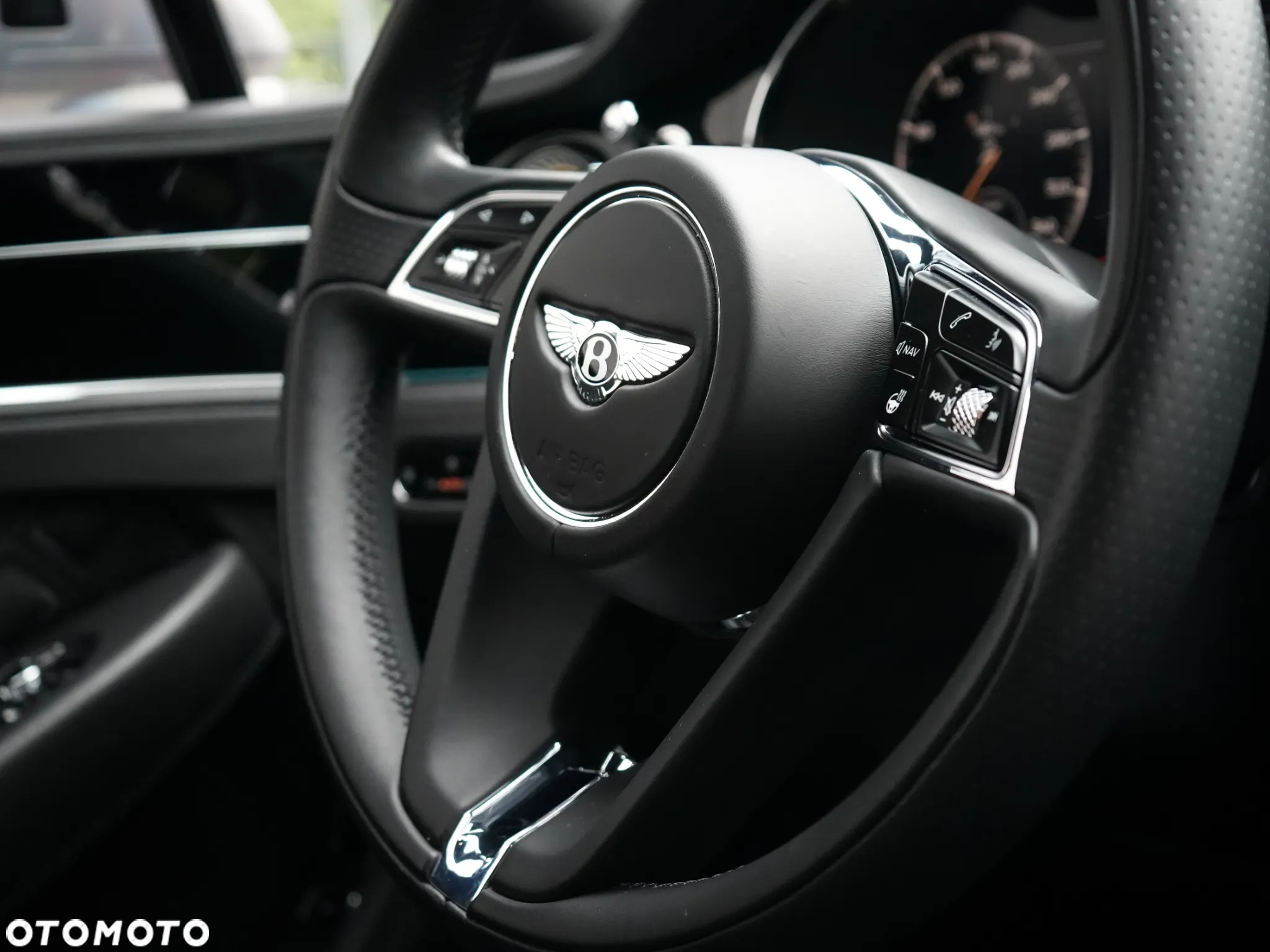 Bentley Continental GT New V8 - 15