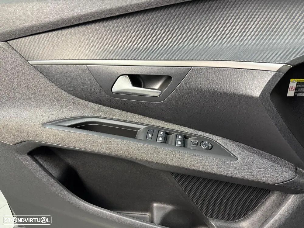 Peugeot 3008 1.2 PureTech Allure EAT8 - 11