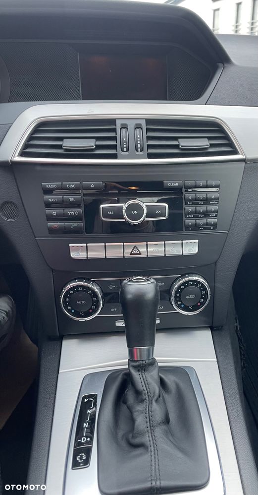 Mercedes-Benz Klasa C 180 CGI Automatik BlueEFFICIENCY Avantgarde - 21