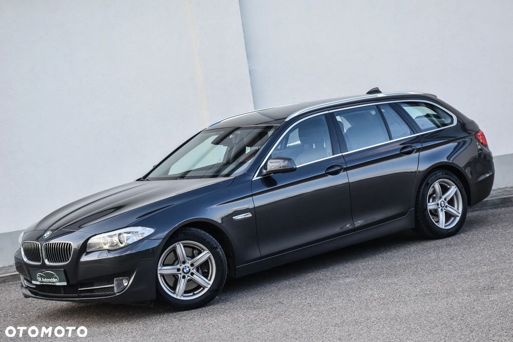 BMW Seria 5 525d Touring Sport-Aut Luxury Line - 4