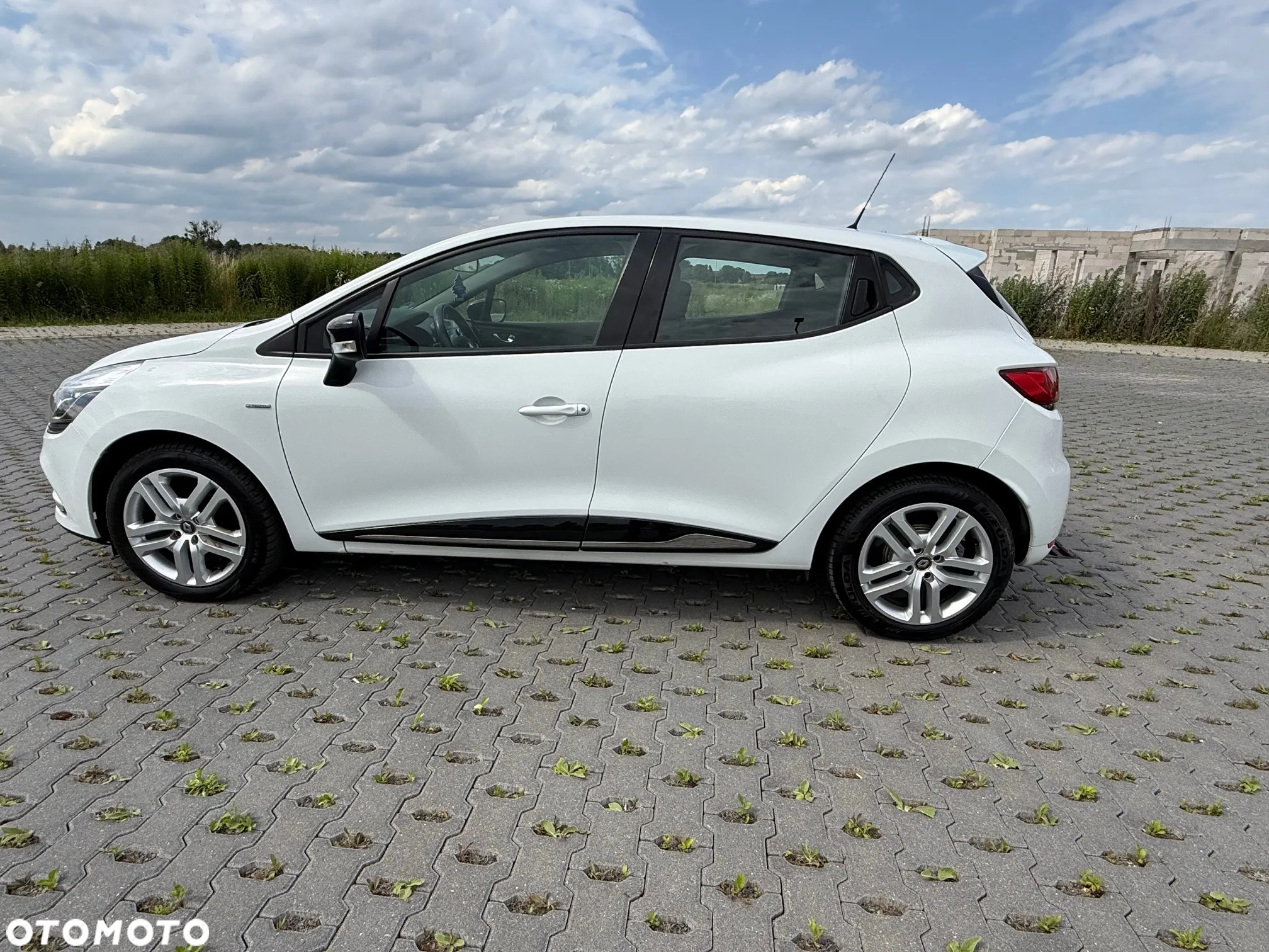 Renault Clio - 11