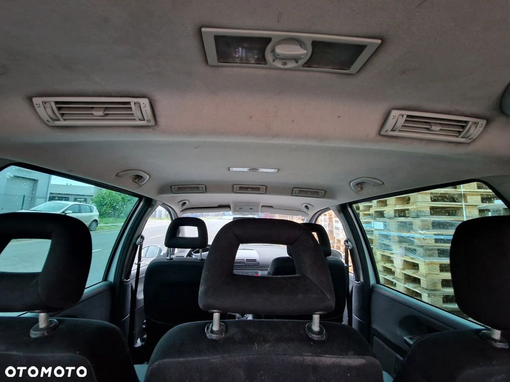 Volkswagen Sharan 1.9 TDI Special - 17