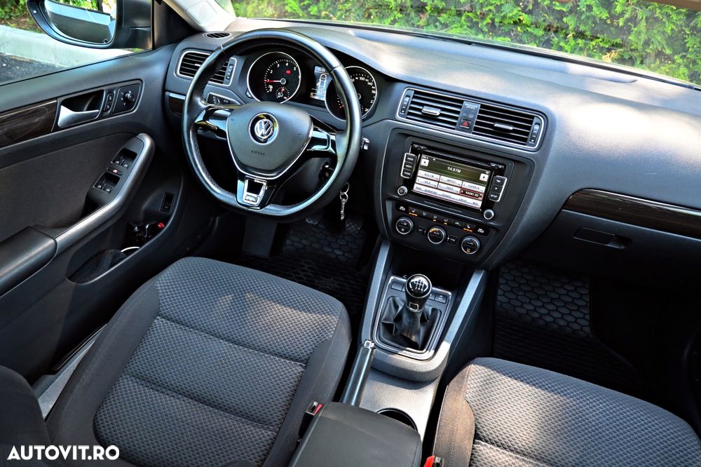 Volkswagen Jetta 1.2 TSI Comfortline - 5