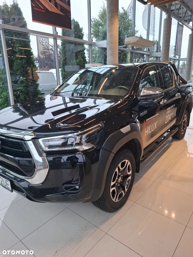 Toyota Hilux - 1