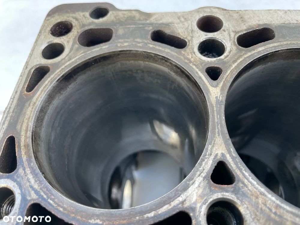 GOŁY BLOK DÓŁ SILNIKA VW TOURAN I GOLF V AUDI A3 2.0 TDI 140KM BKD 038103021CJ - 7