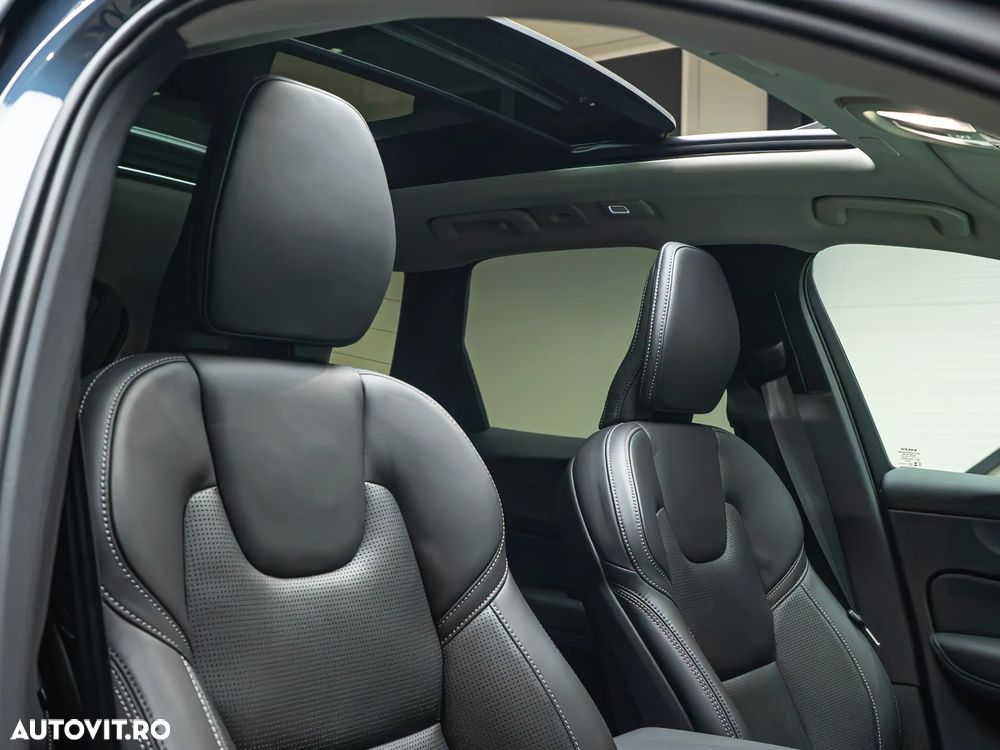 Volvo XC 60 B5 B AWD Ultimate Black Edition - 14