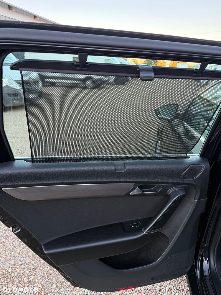 Volkswagen Passat - 35