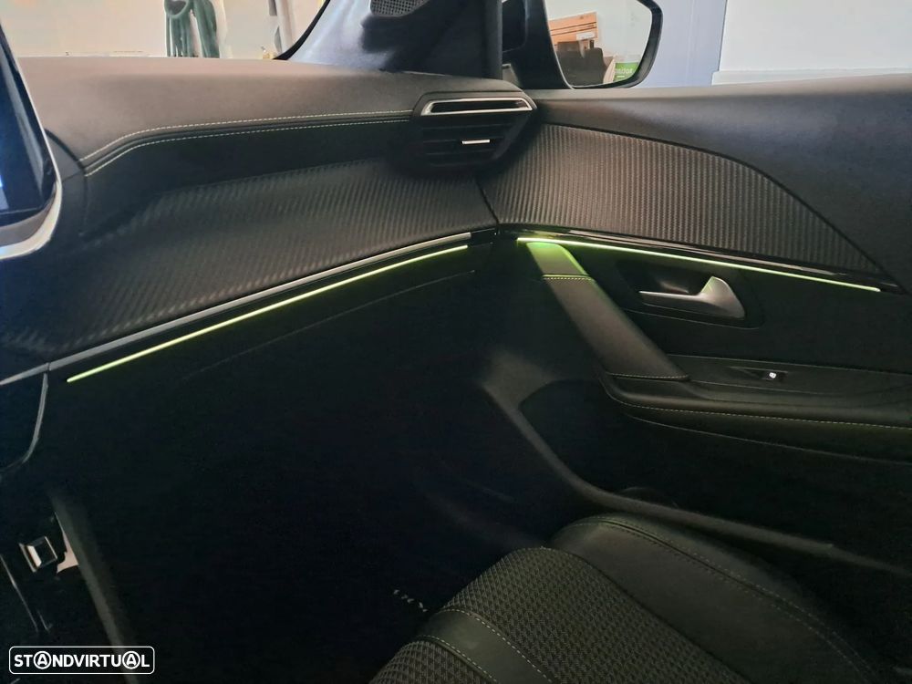 Peugeot e-208 - 19