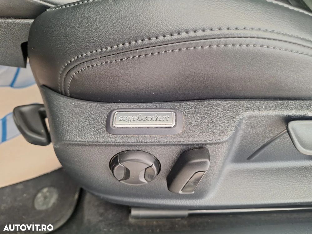 Volkswagen Passat 2.0 TDI DSG Highline - 27