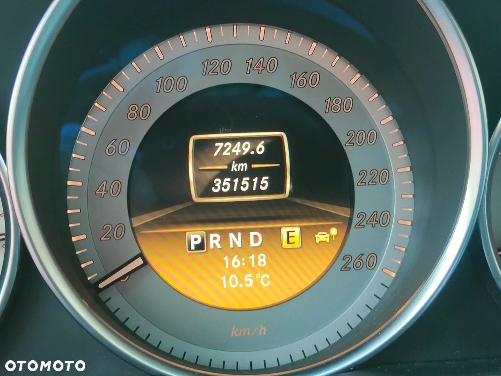 Mercedes-Benz Klasa C 300 CDI BlueEff 4-Matic Avantgarde - 10