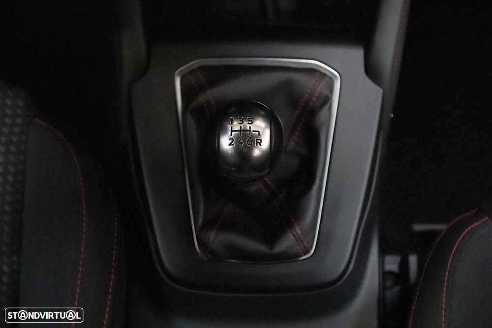 Ford Focus 1.0 EcoBoost MHEV ST-Line X - 15